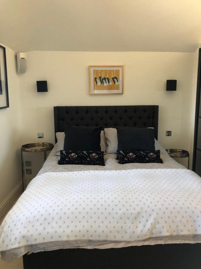 The Loft Apartment Crowborough Bagian luar foto
