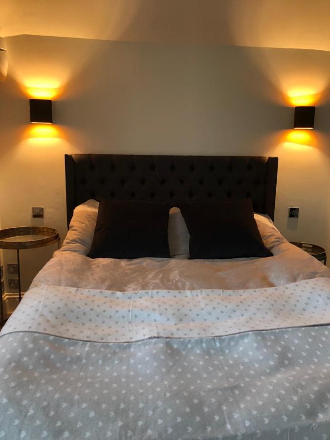 The Loft Apartment Crowborough Bagian luar foto