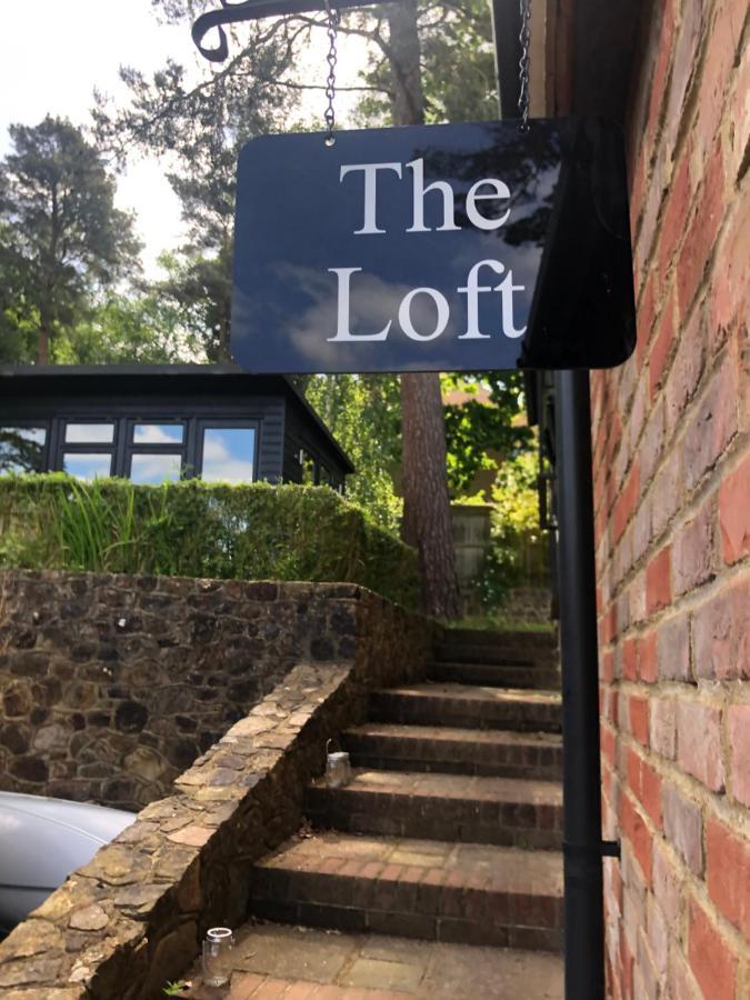 The Loft Apartment Crowborough Bagian luar foto